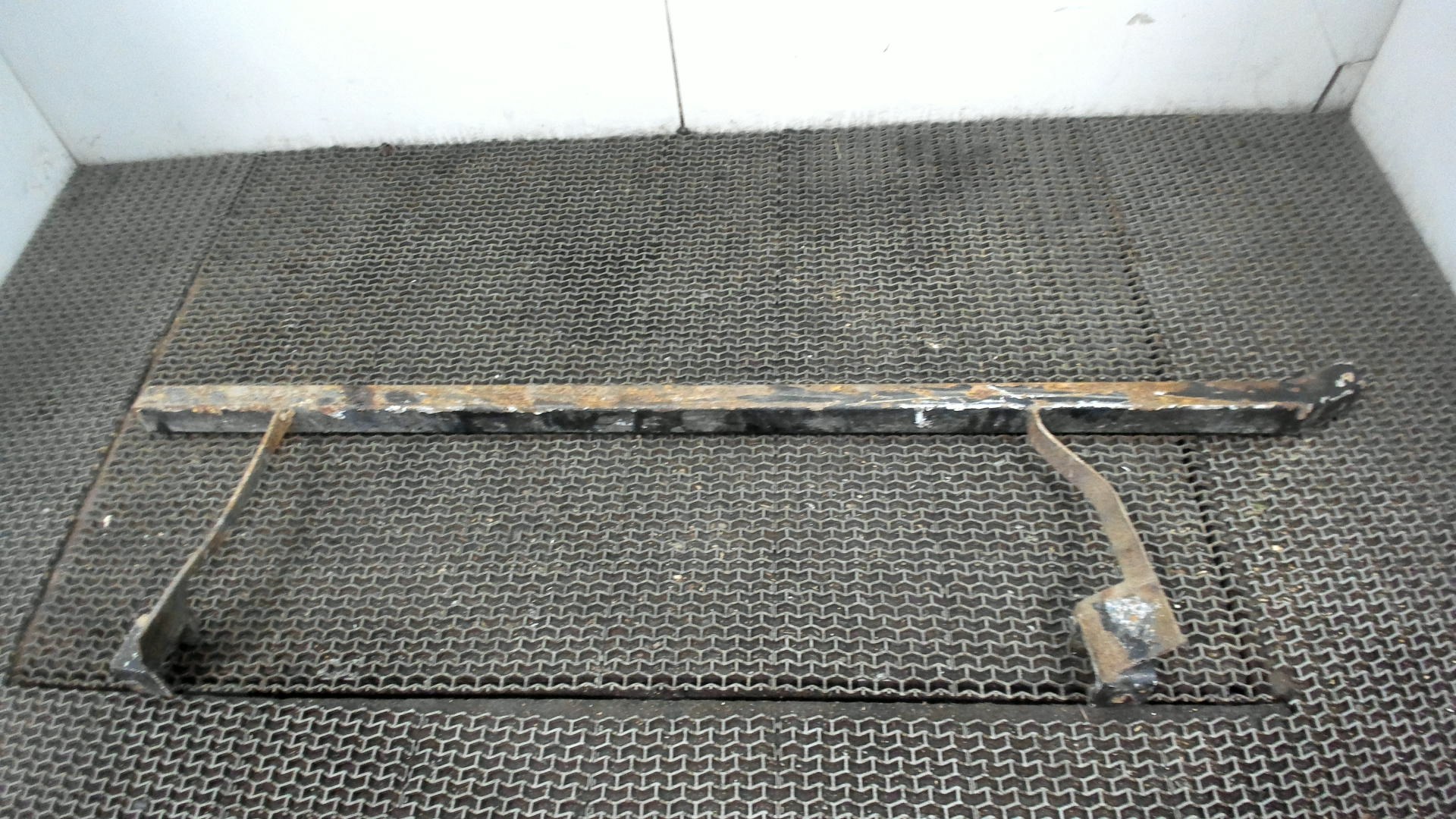 Подножка правая