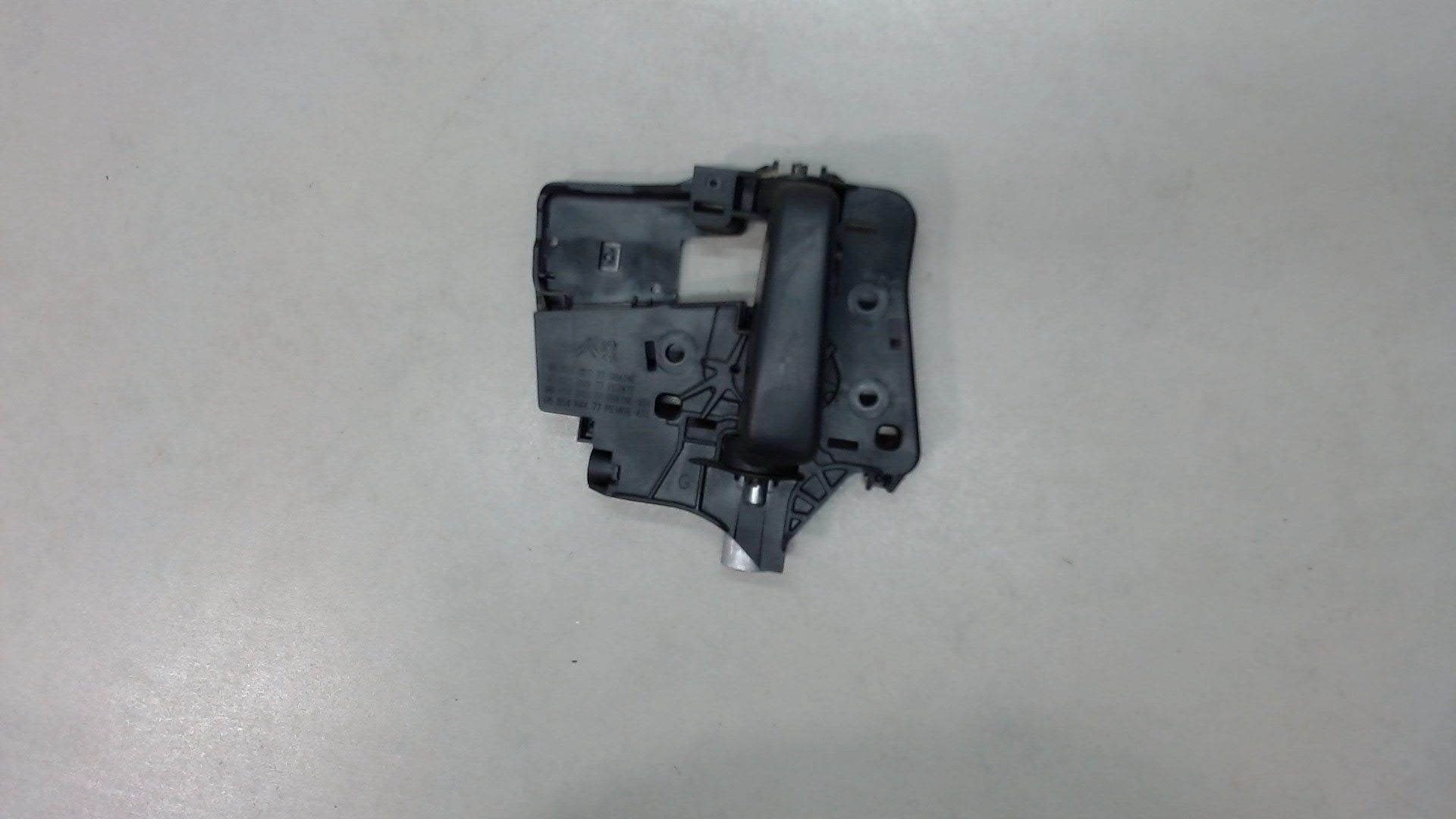 Ручка двери задней внутренняя левая