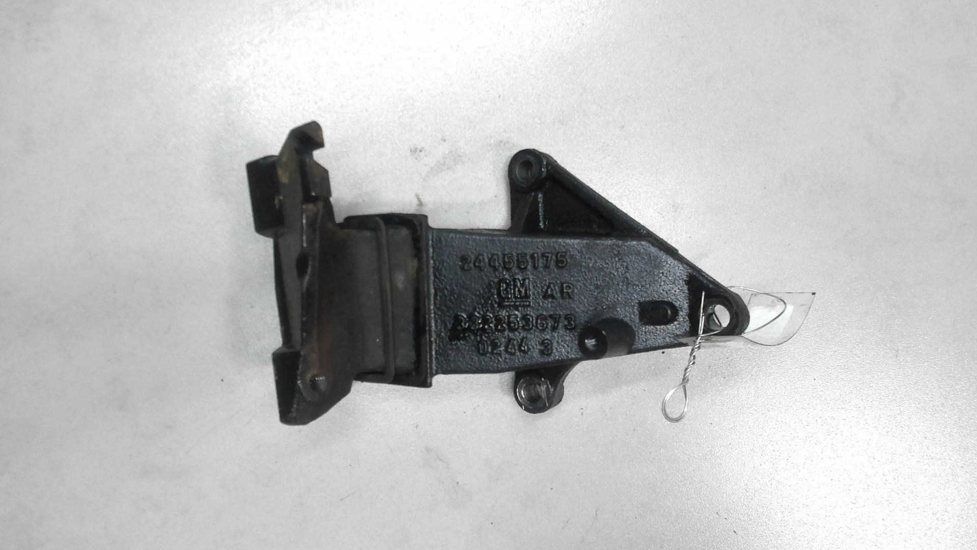 Кронштейн двигателя