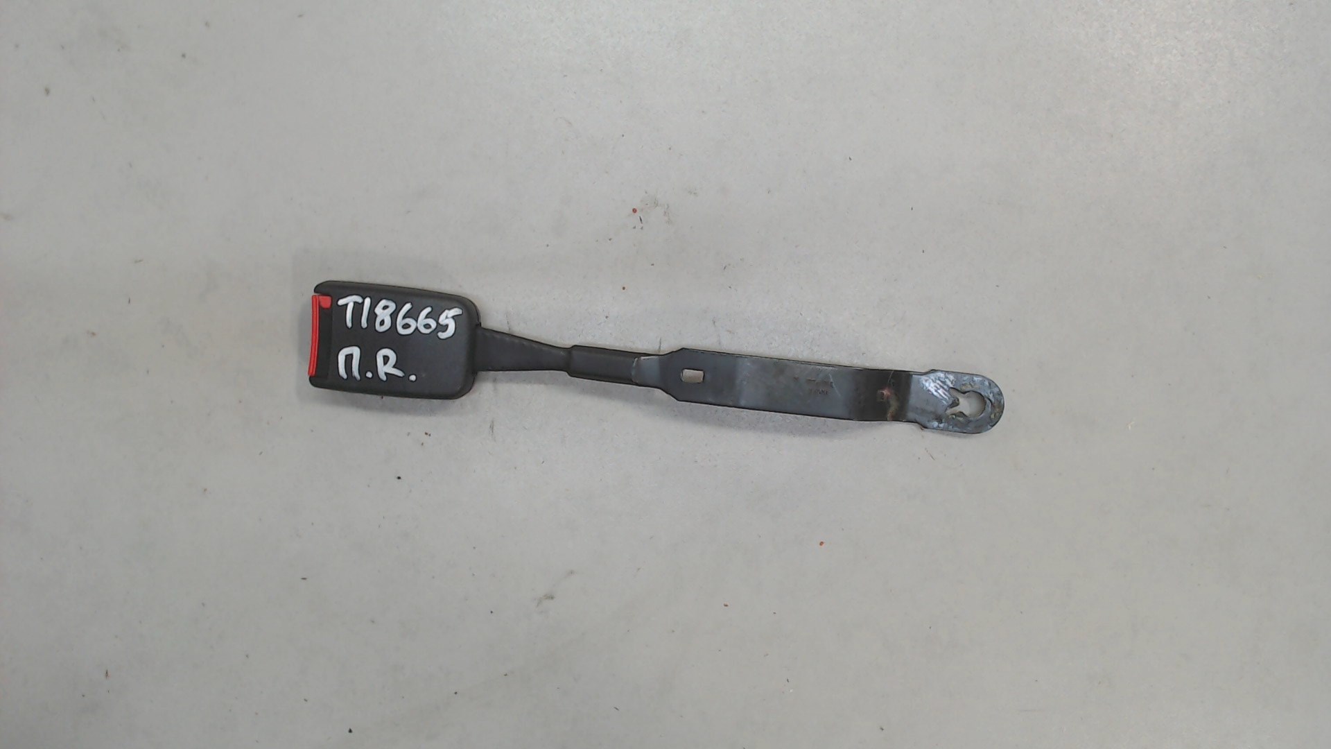 Ответная часть ремня безопасности