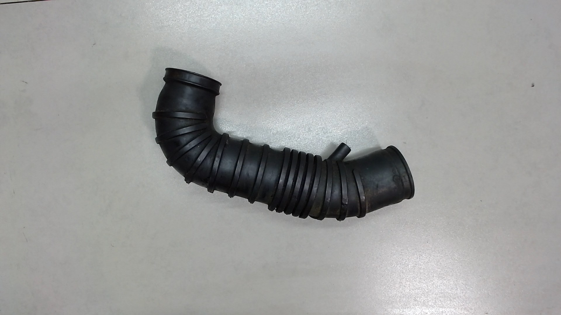 Патрубок воздушного фильтра