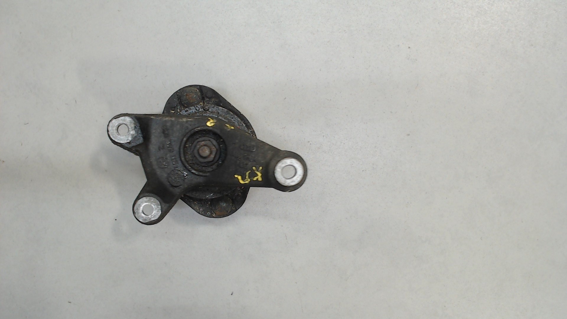 Опора КПП левая