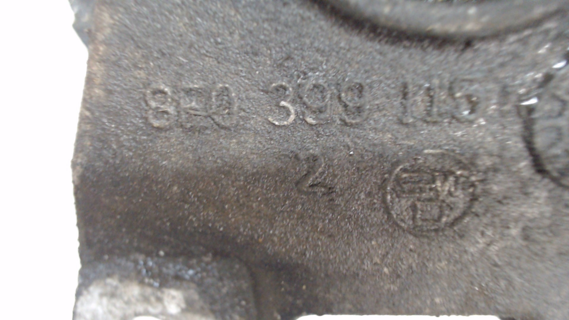 Опора КПП левая