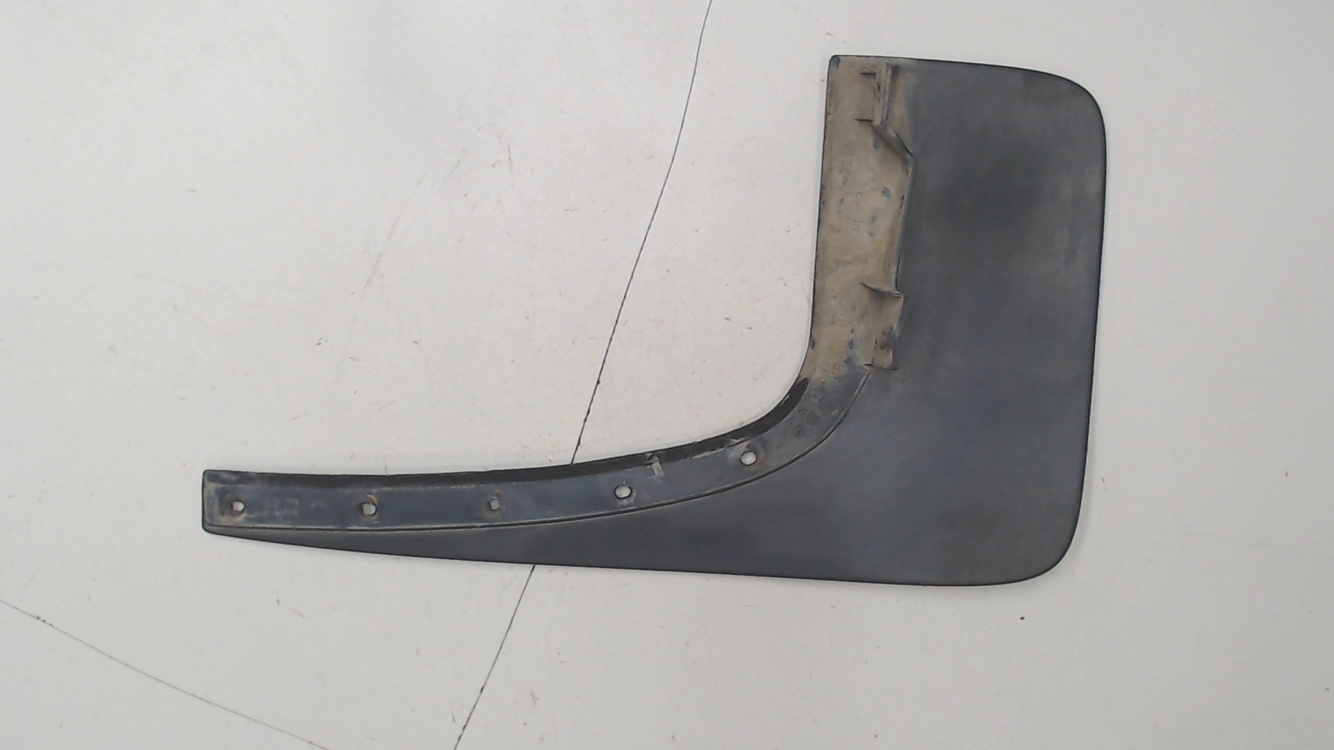 Брызговик задний левый