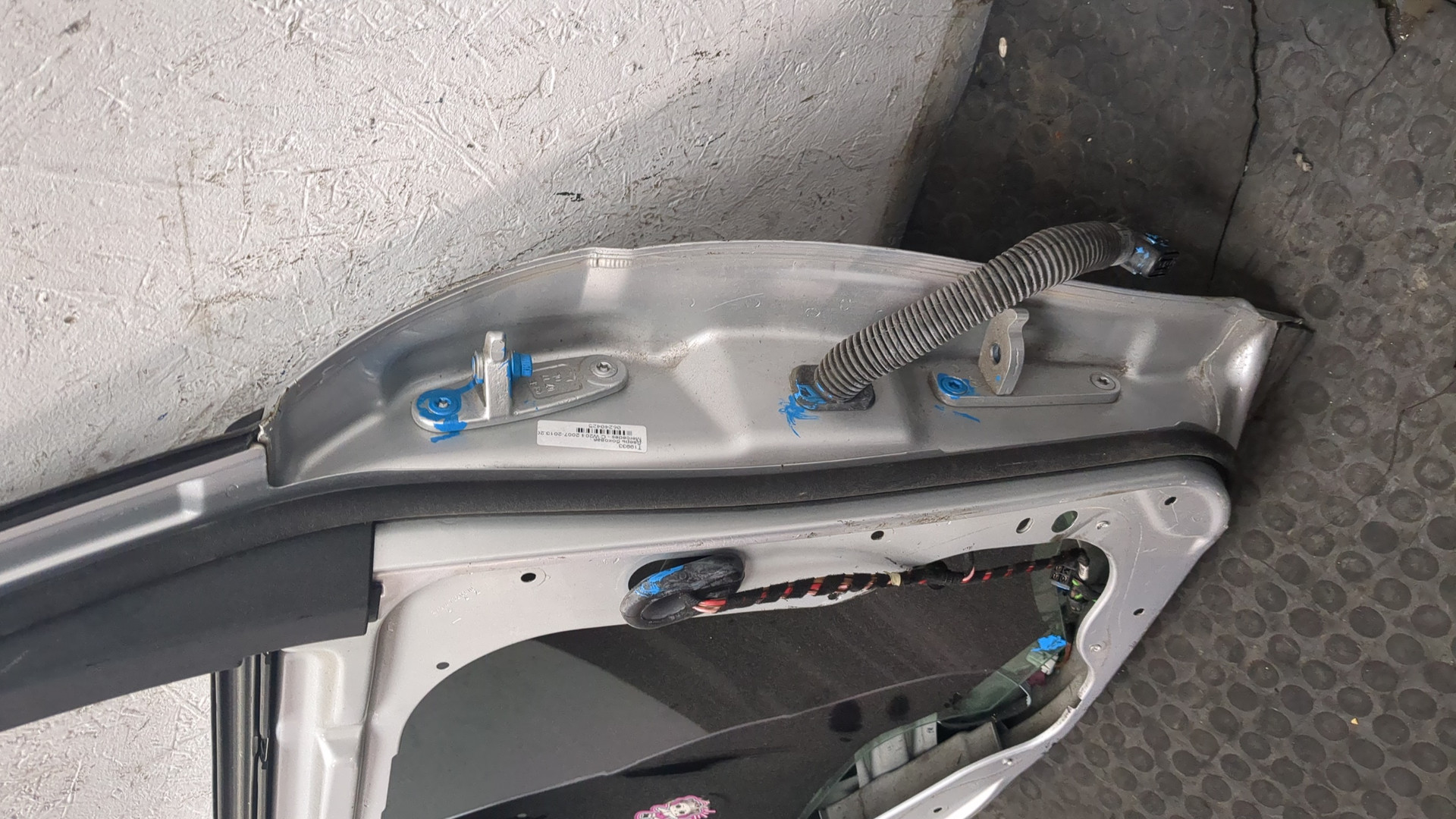 Дверь задняя левая