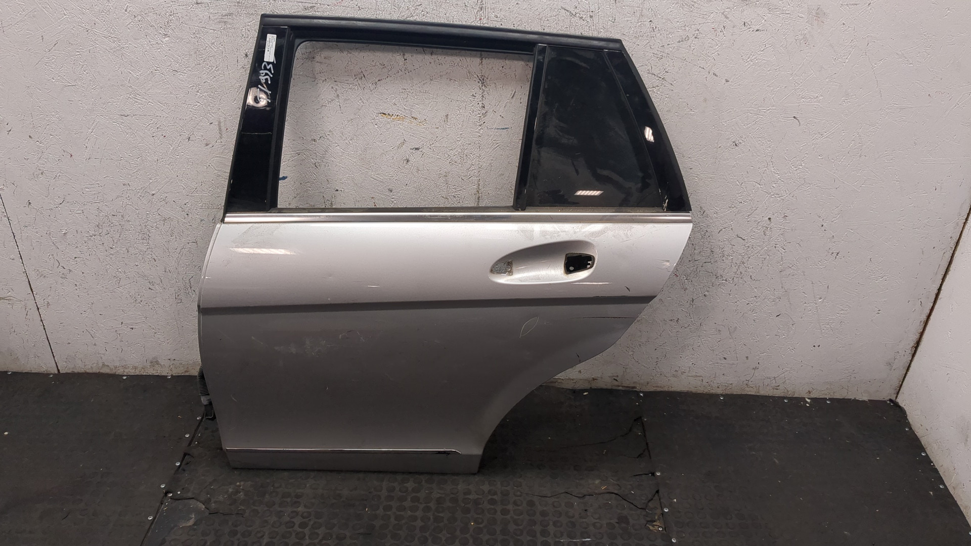 Дверь задняя левая