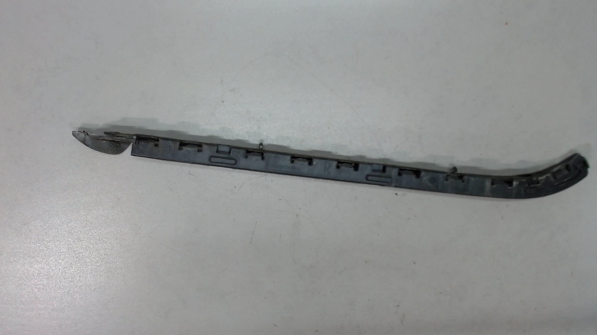 Кронштейн заднего бампера правый