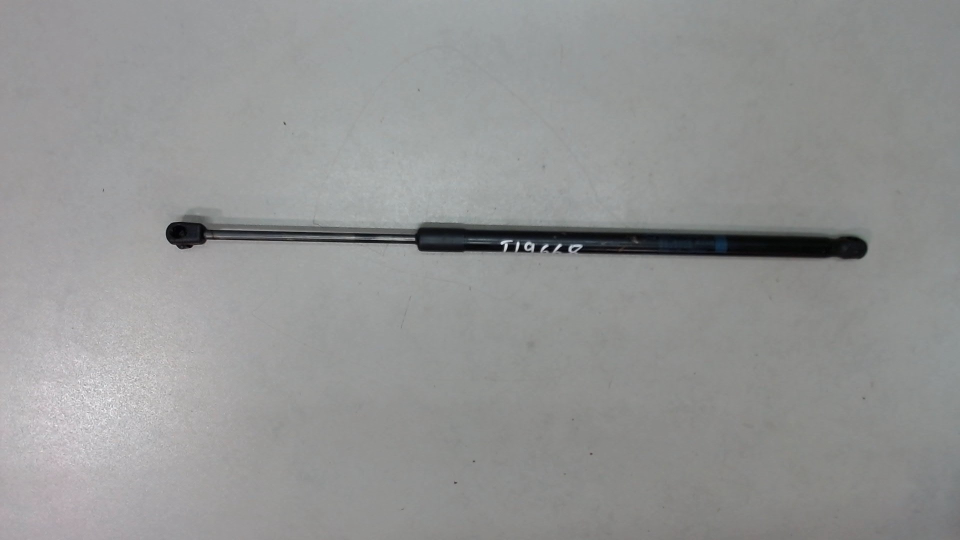 Амортизатор капота