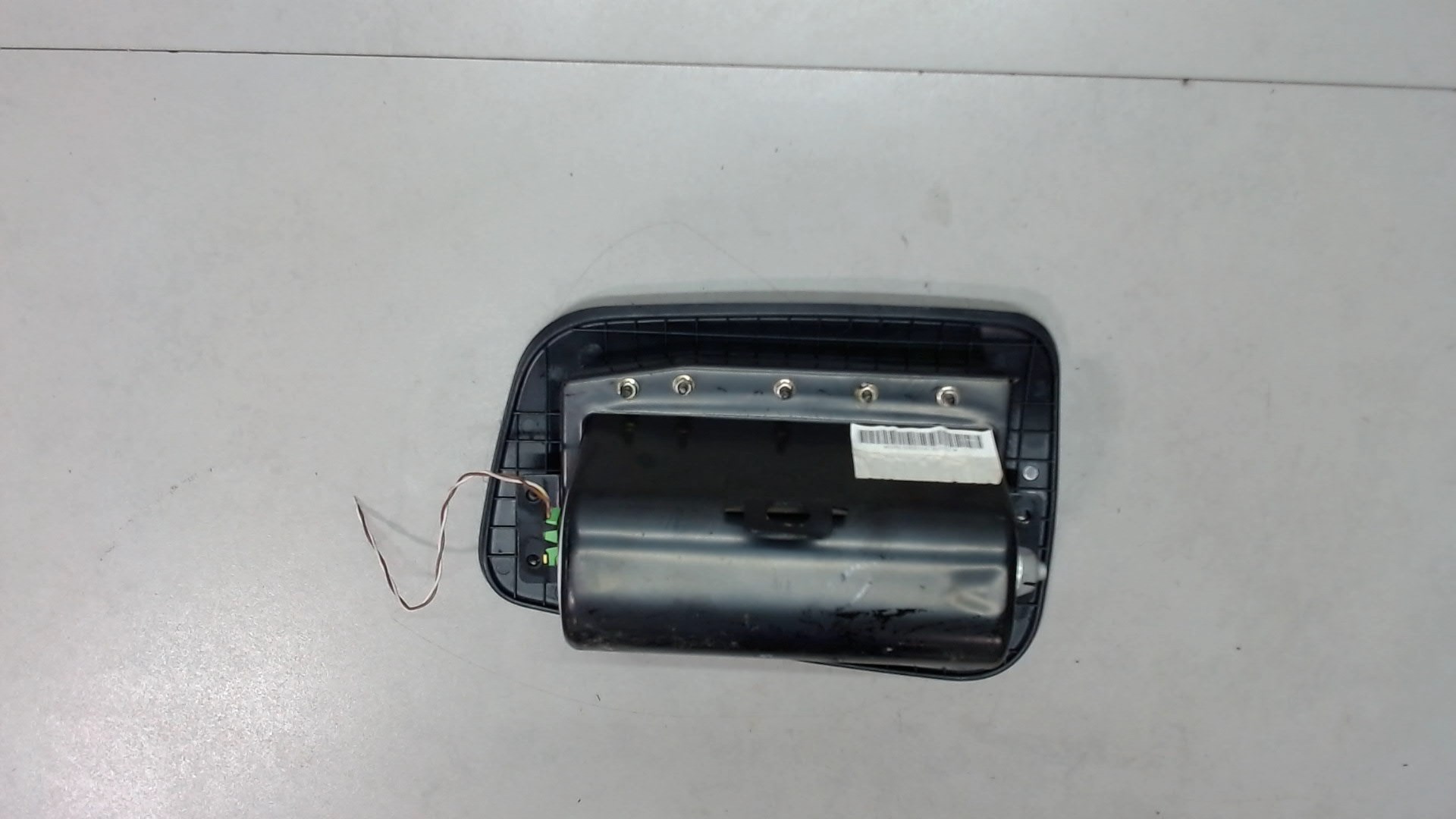 Подушка безопасности пассажирская (в торпедо)