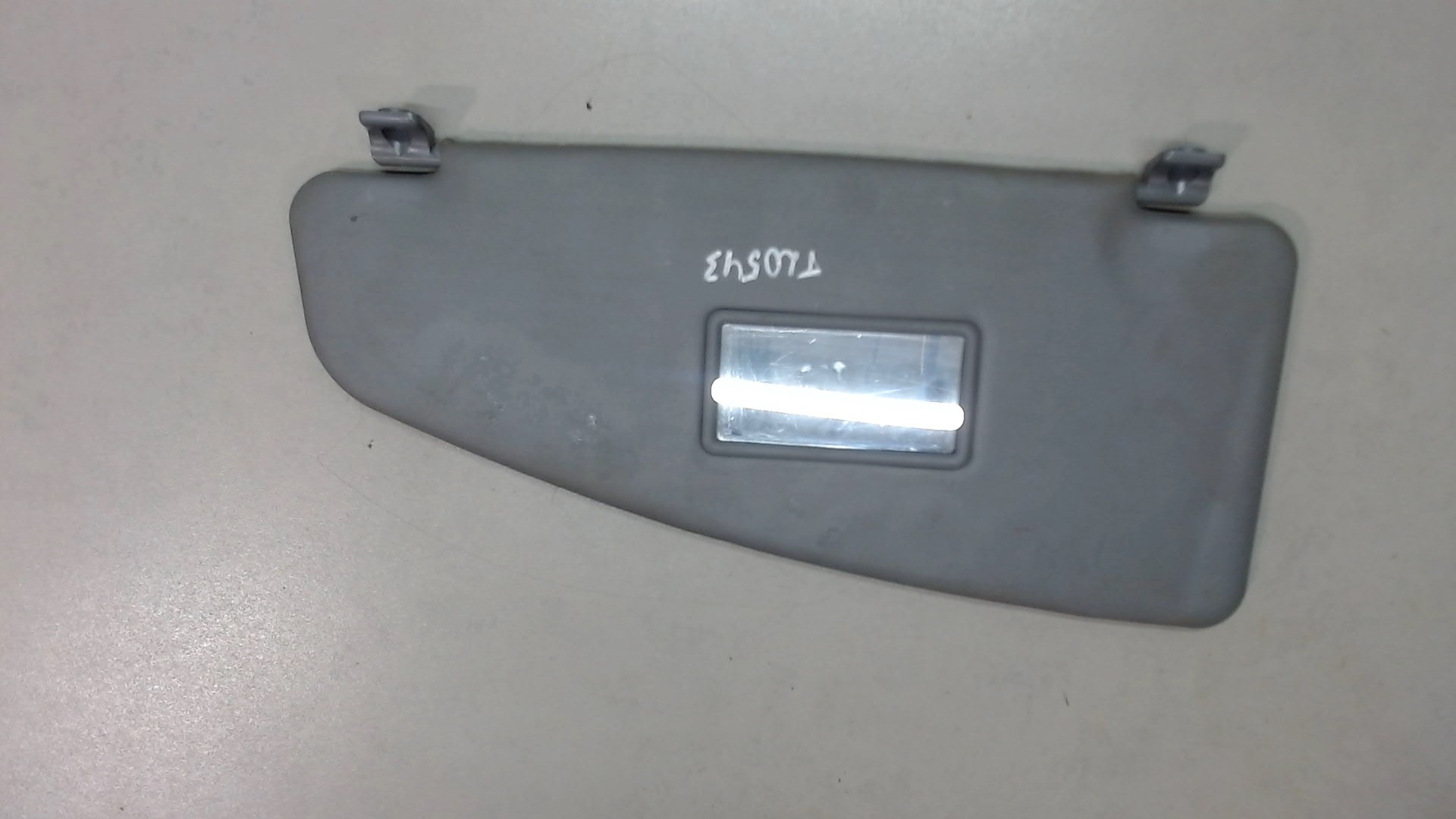 Козырек солнцезащитный