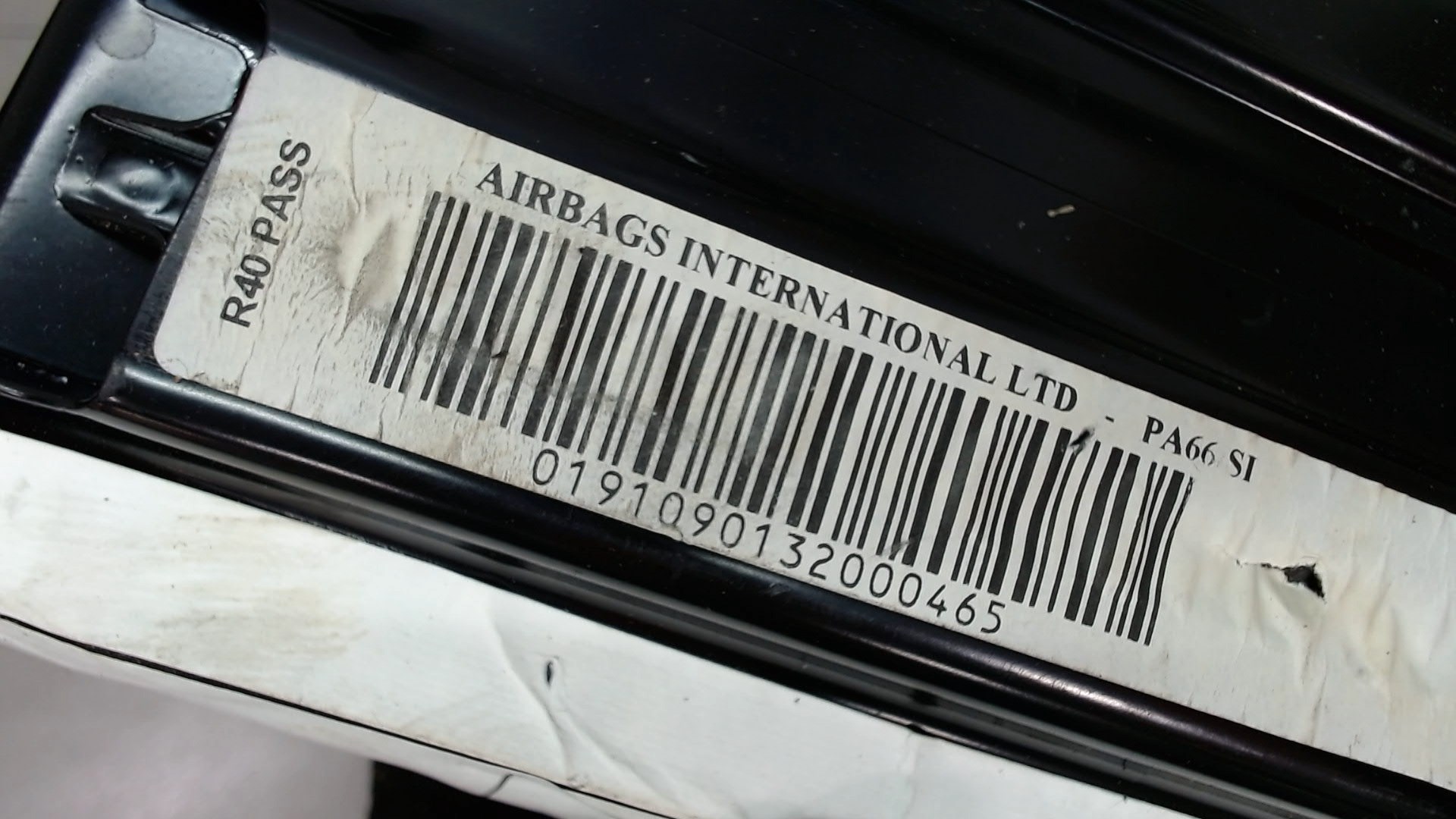 Подушка безопасности пассажирская (в торпедо)