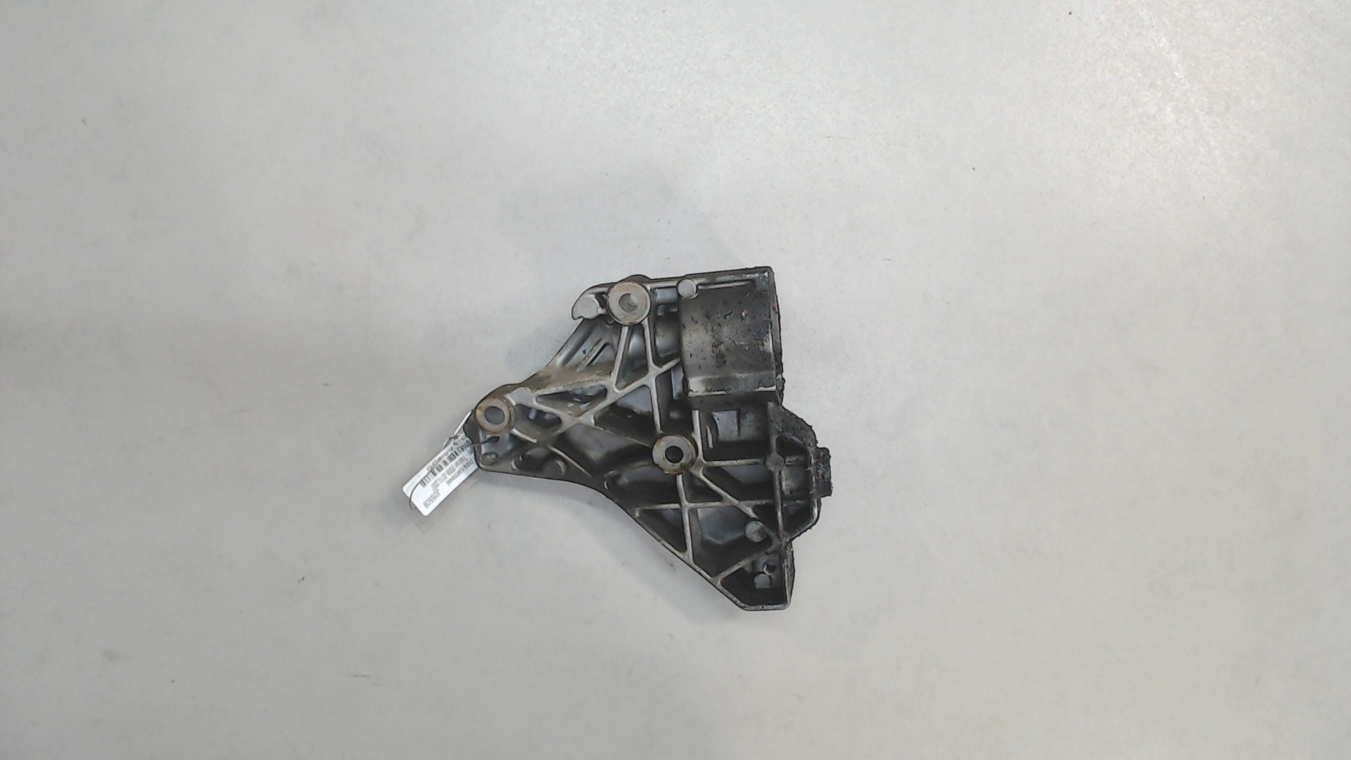 Кронштейн двигателя