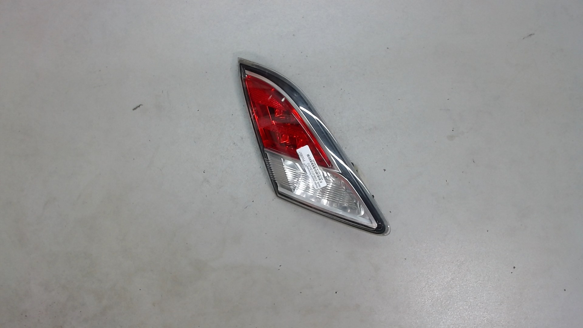 Фонарь задний внутренний левый