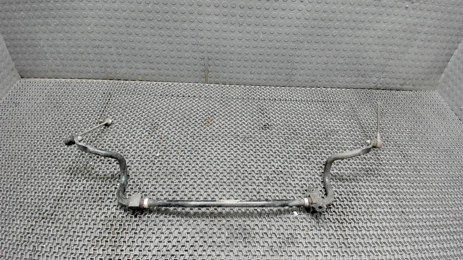 Стабилизатор передний