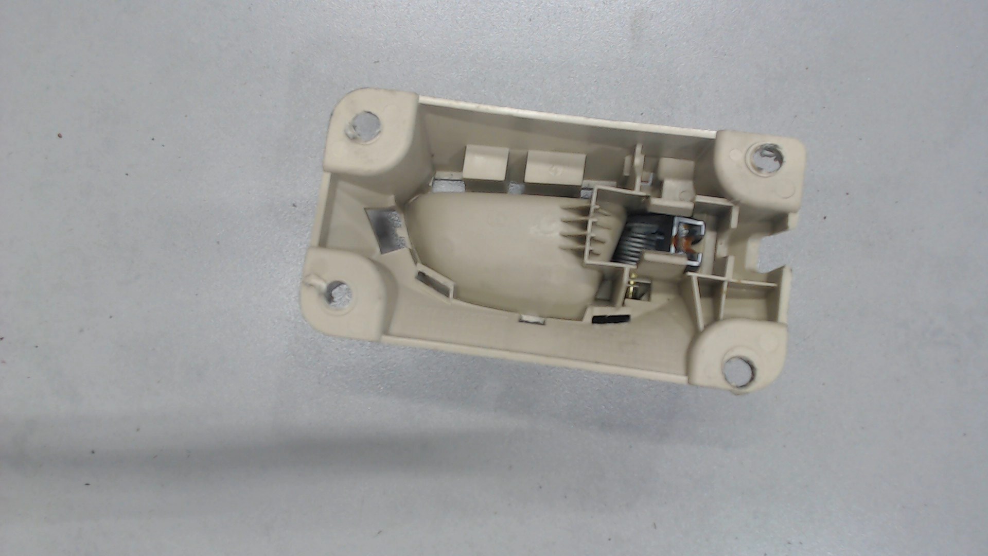 Ручка двери передней внутренняя левая