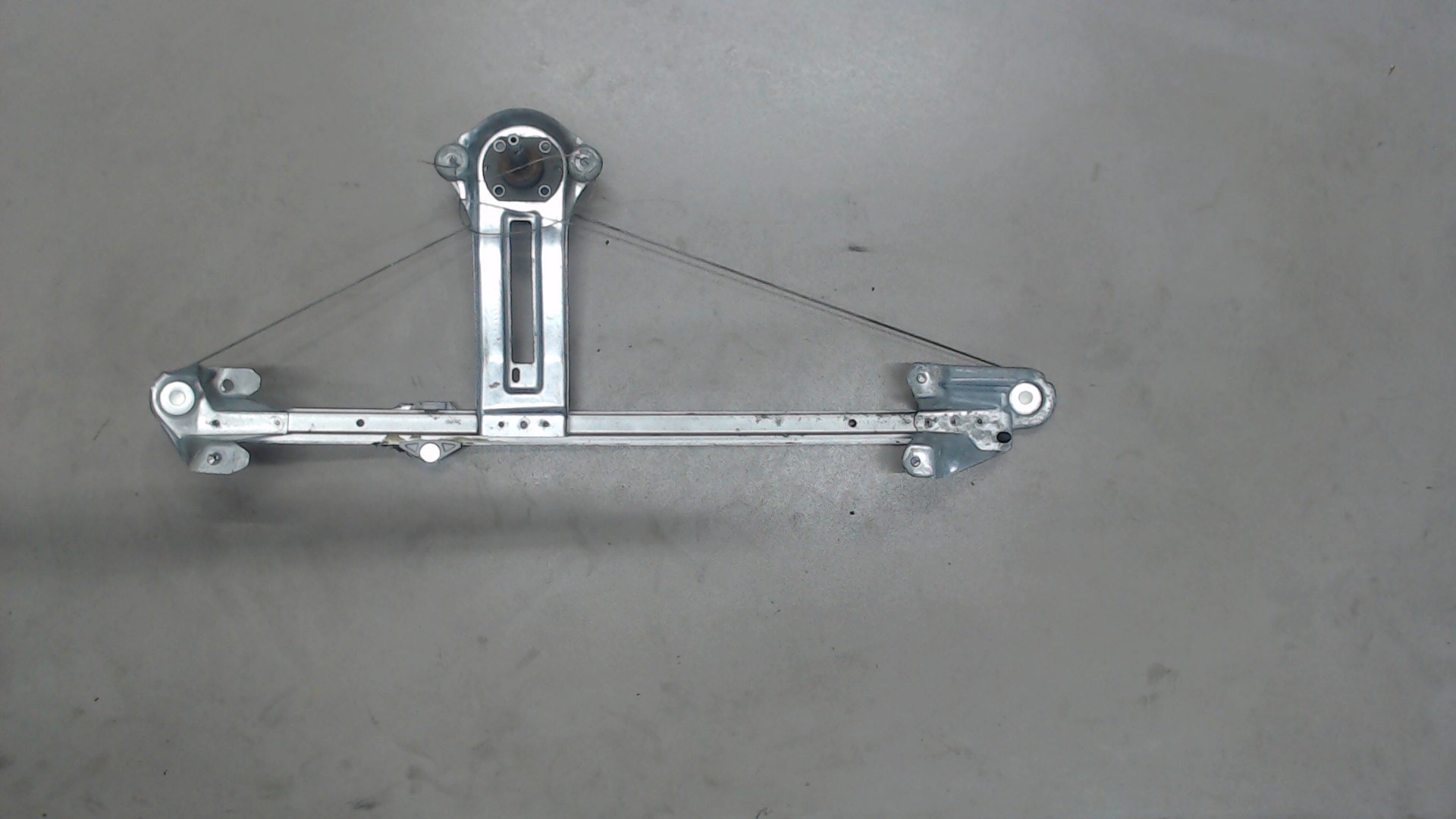 Стеклоподъемник механ. задний левый