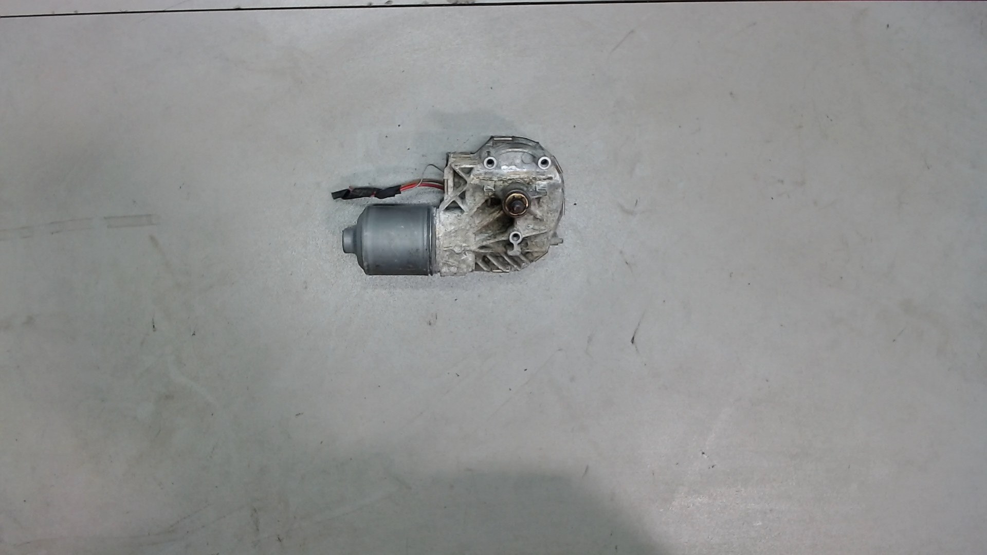 Моторчик стеклоочистителя передний