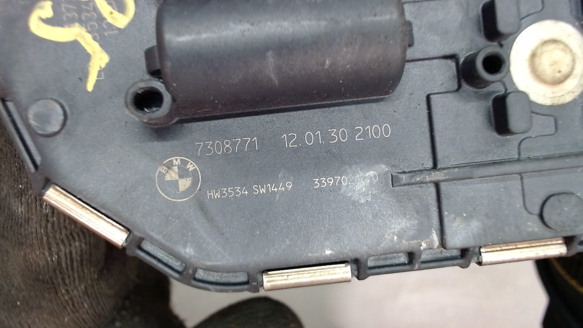 Моторчик стеклоочистителя передний