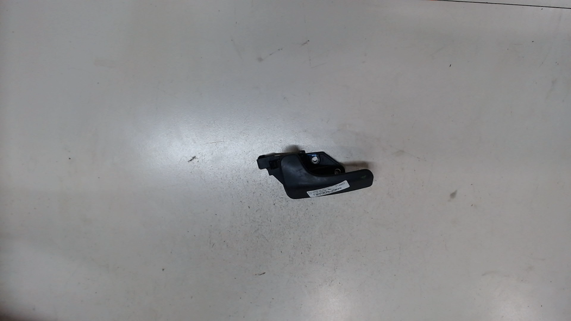 Ручка двери передней внутренняя левая