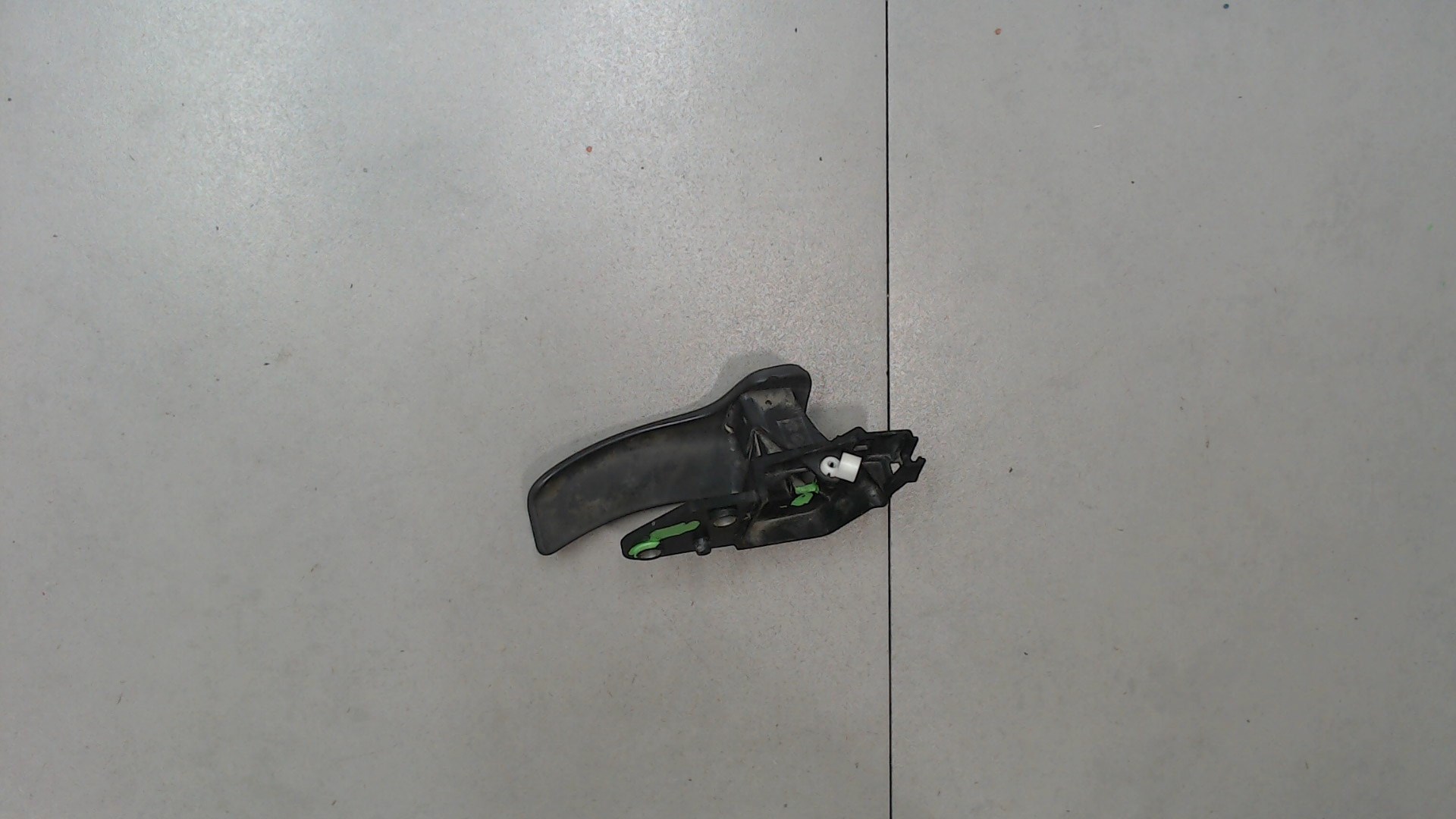 Ручка двери передней внутренняя левая