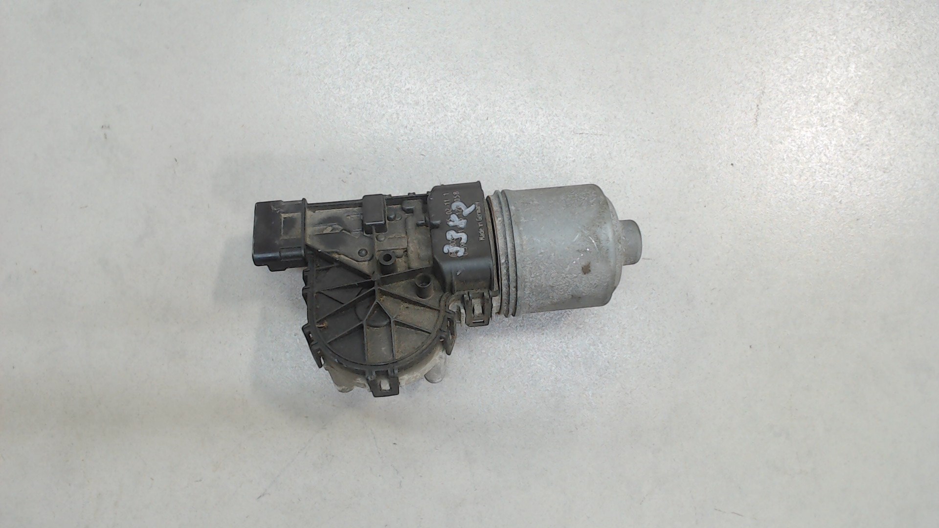 Моторчик стеклоочистителя передний