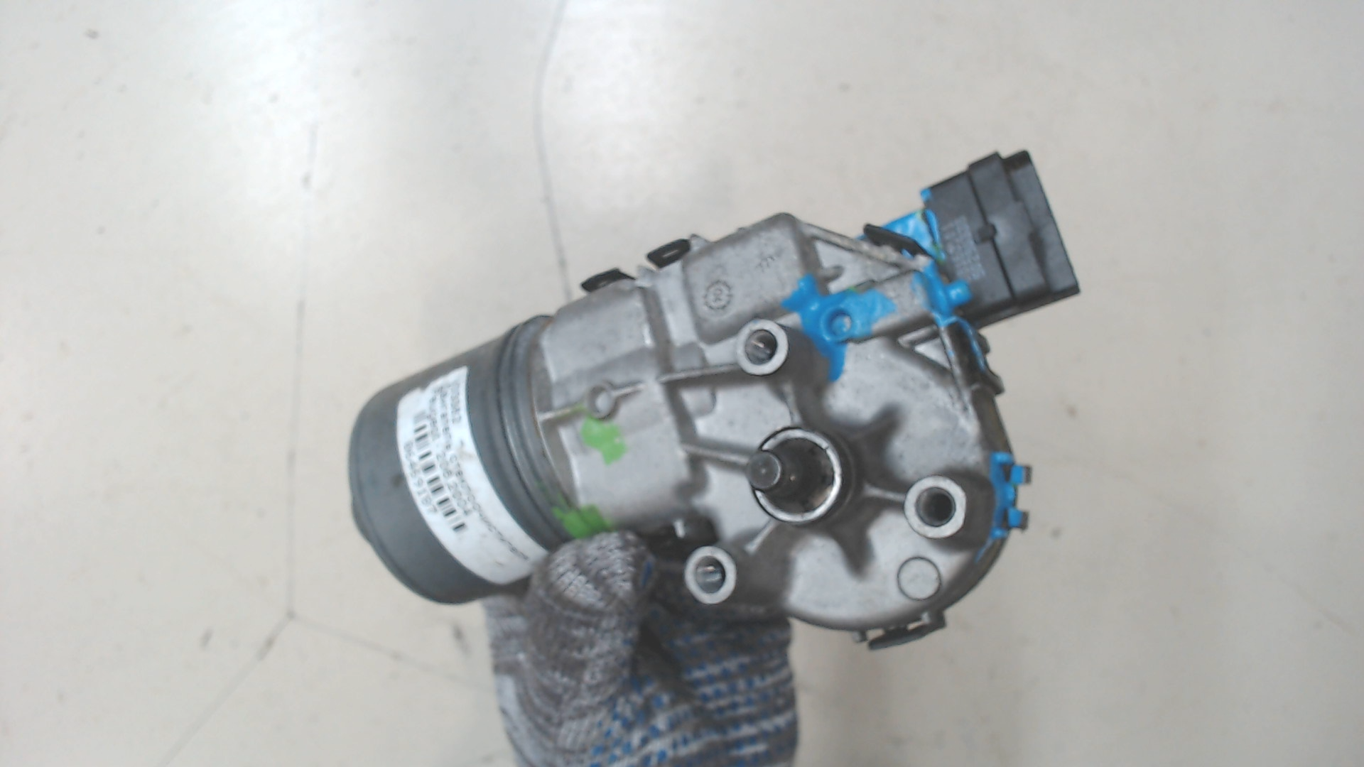 Моторчик стеклоочистителя передний