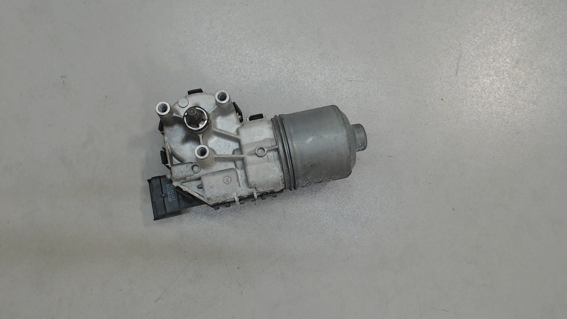 Моторчик стеклоочистителя передний