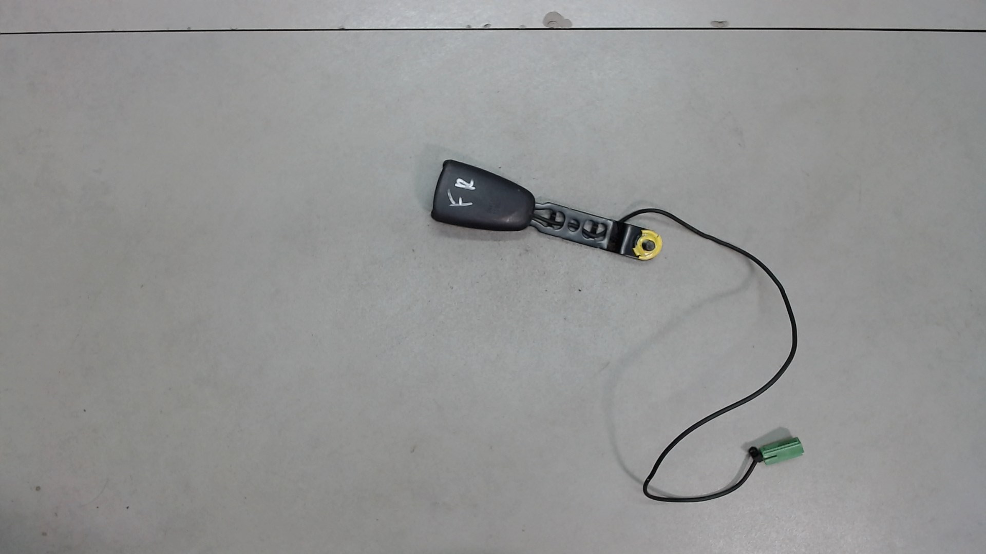 Ответная часть ремня безопасности