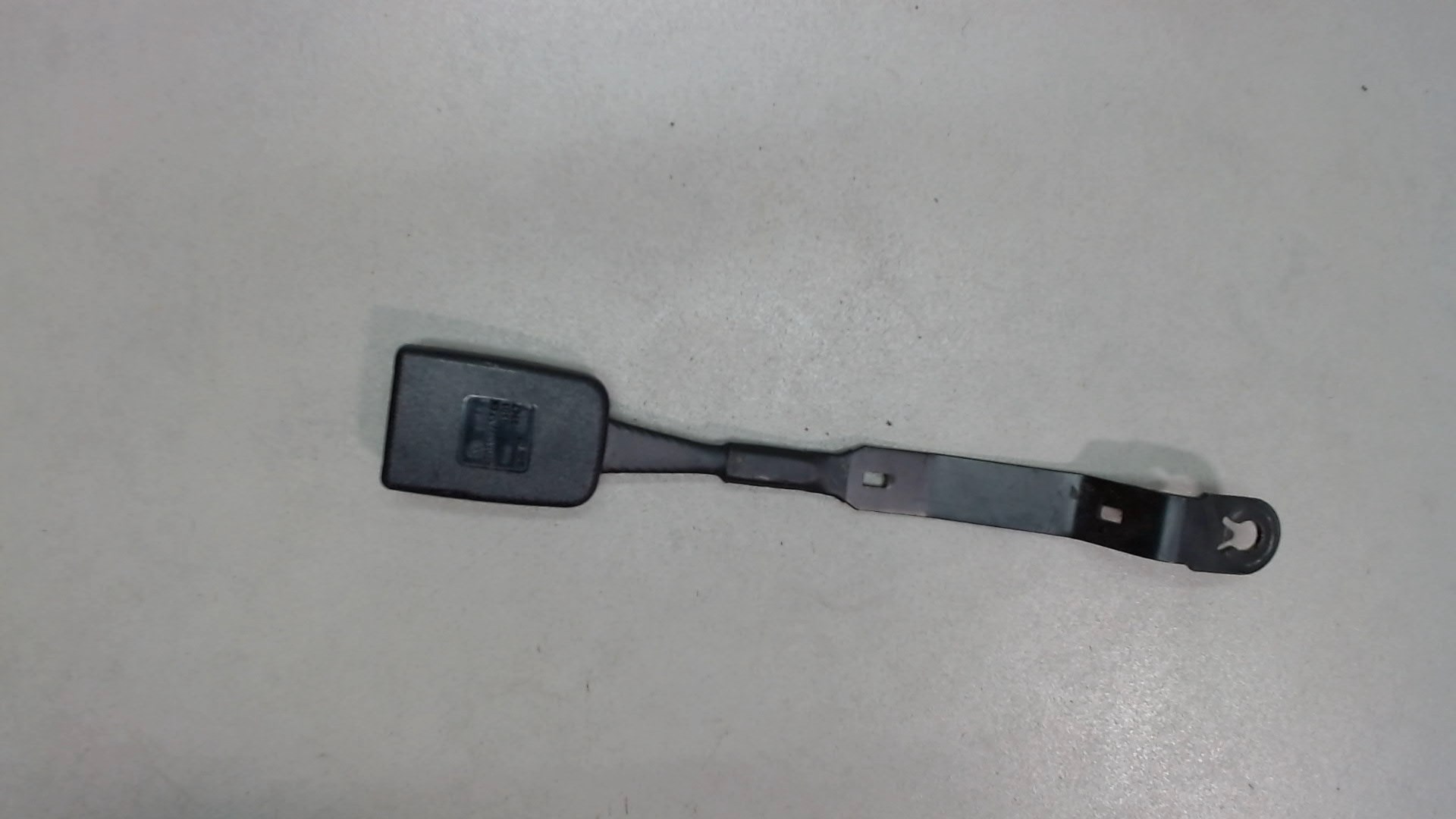 Ответная часть ремня безопасности