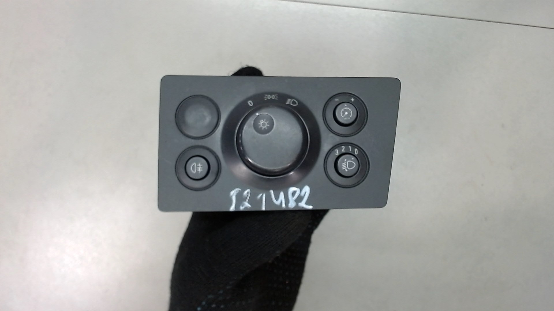 Переключатель света фар