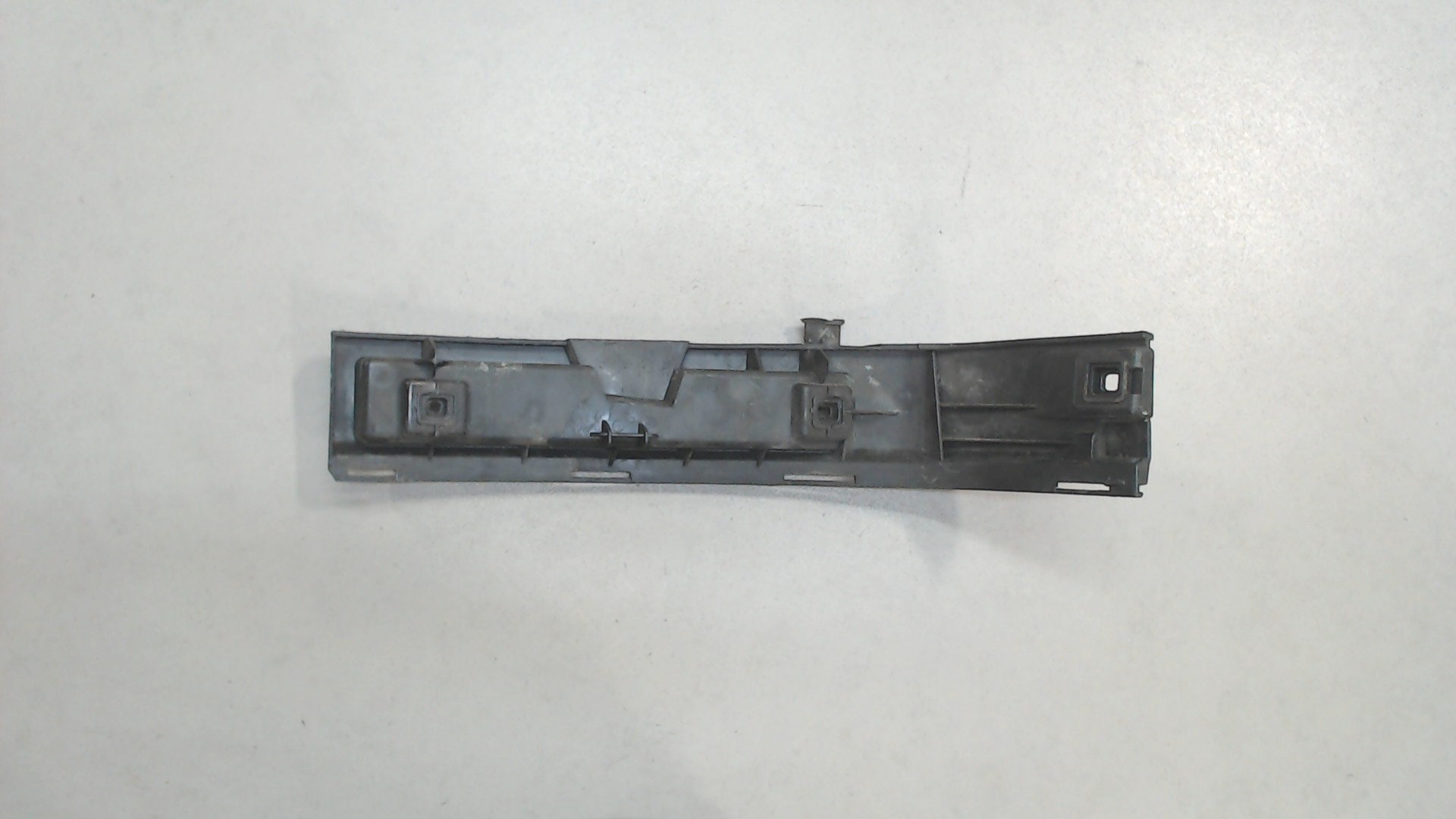 Кронштейн заднего бампера правый