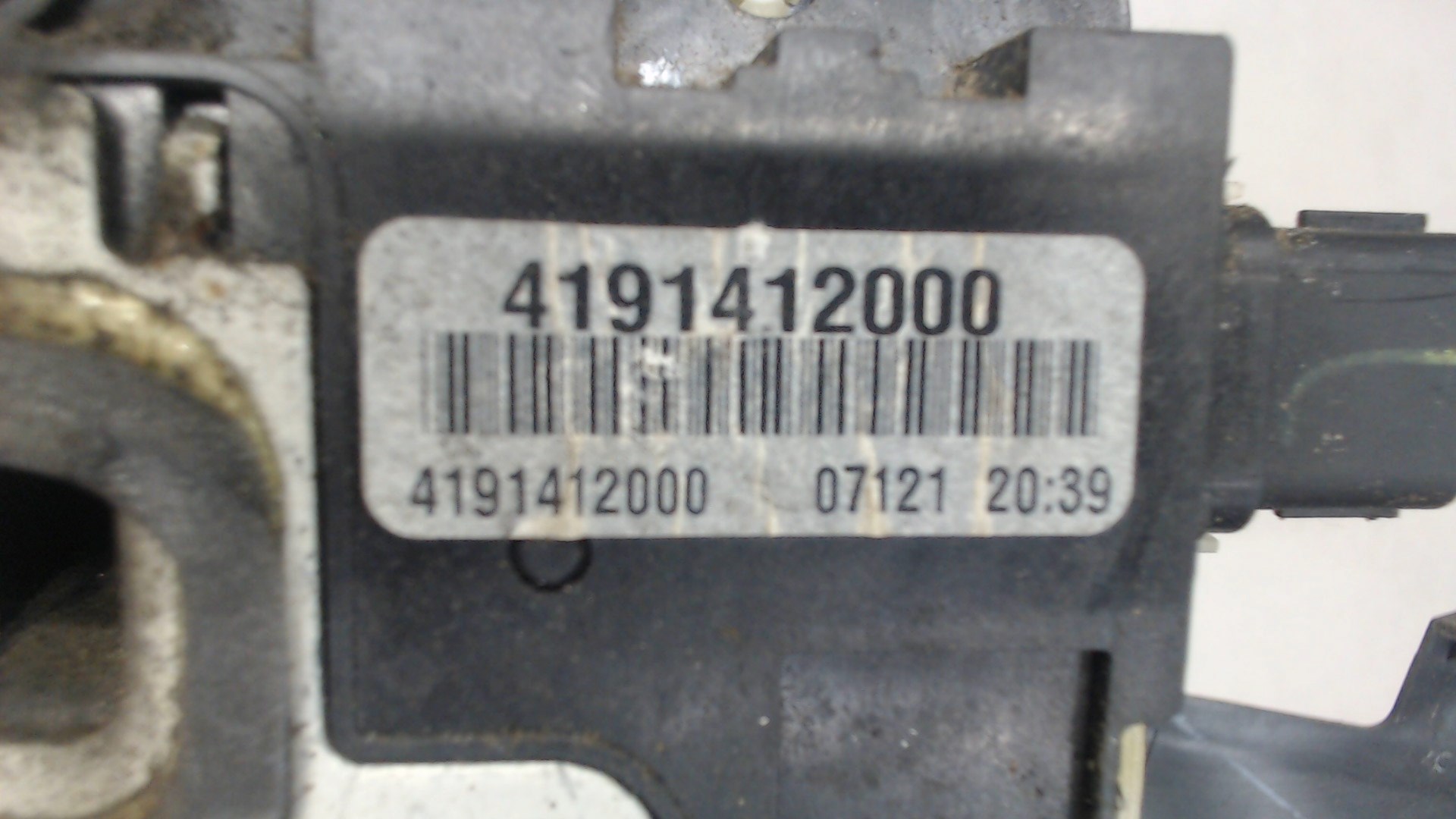 Замок двери задней левой