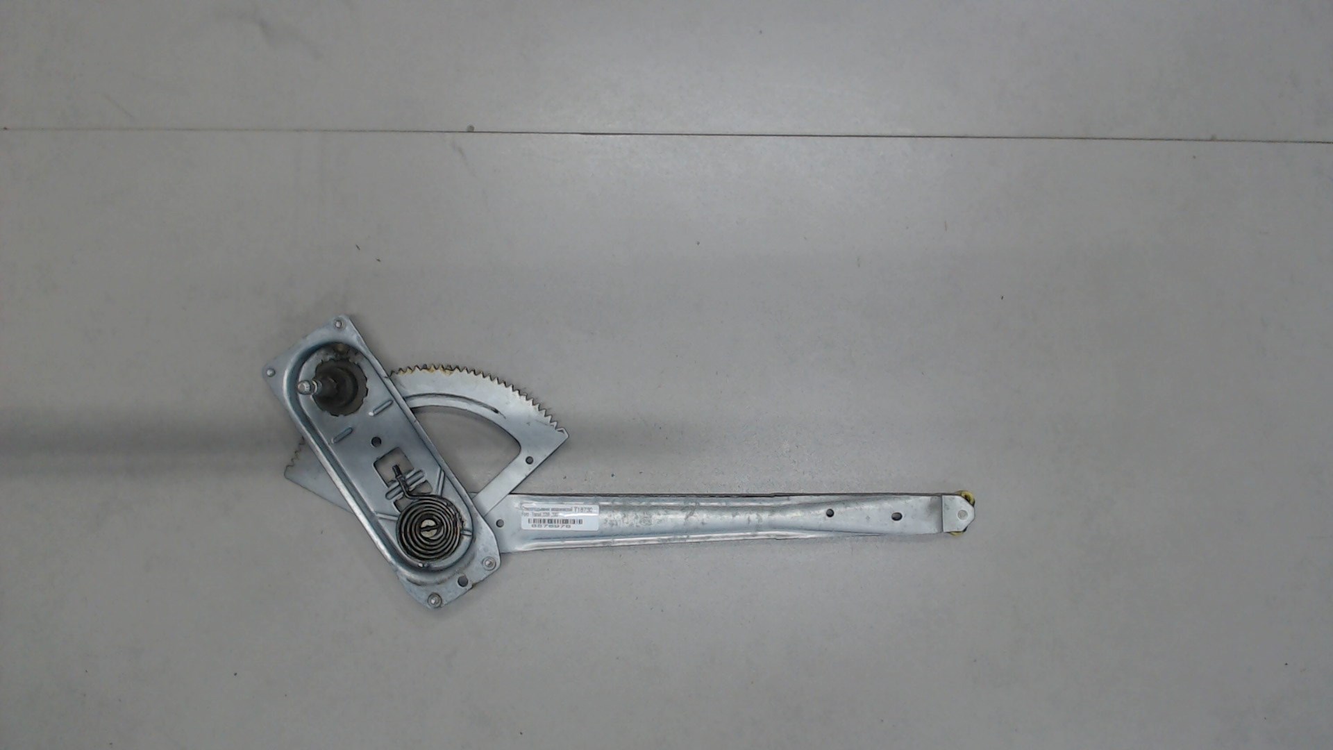 Стеклоподъемник механ. передний правый