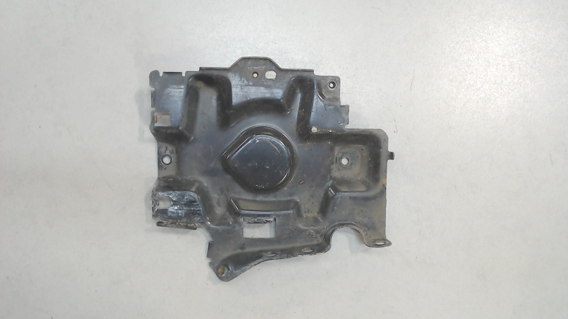 Площадка под аккумулятор (АКБ)