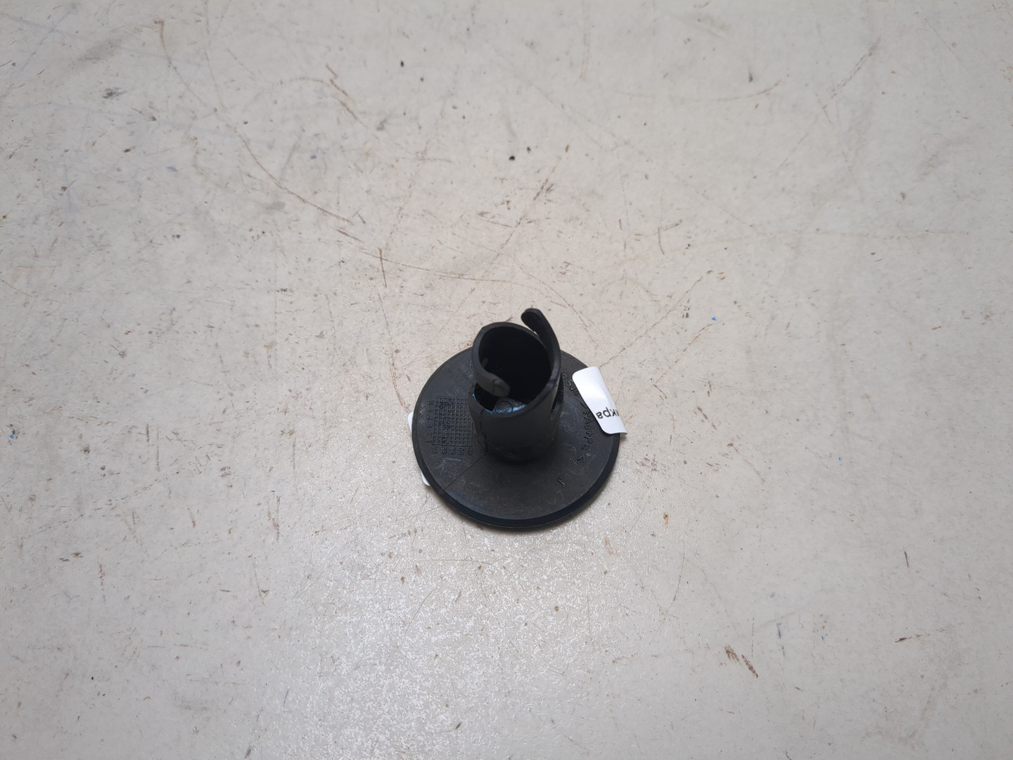 Заглушка поддомкратника