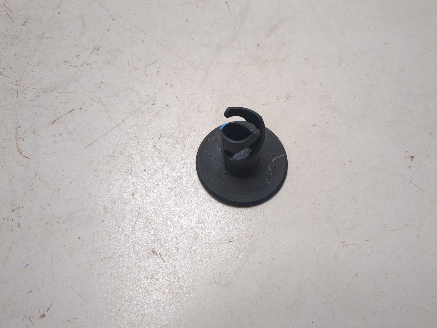 Заглушка поддомкратника