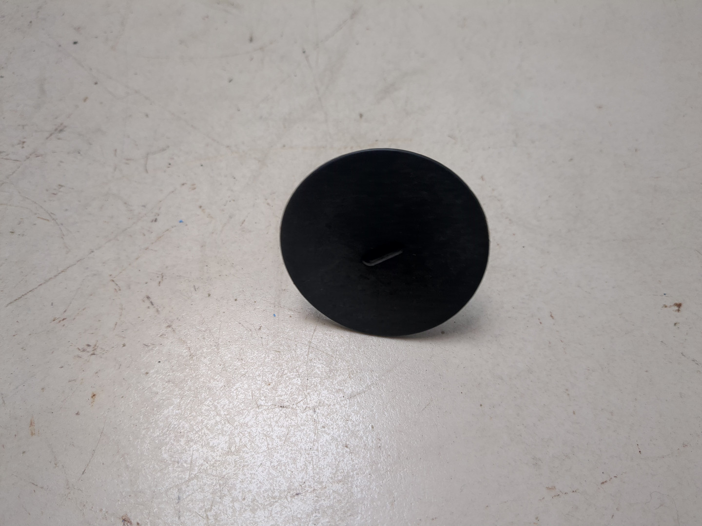 Заглушка поддомкратника