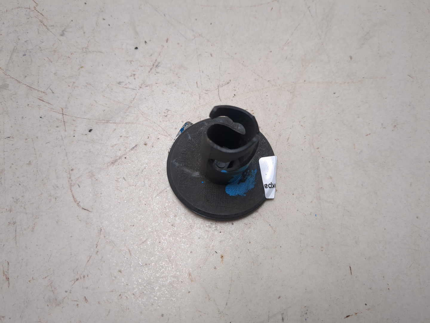 Заглушка поддомкратника