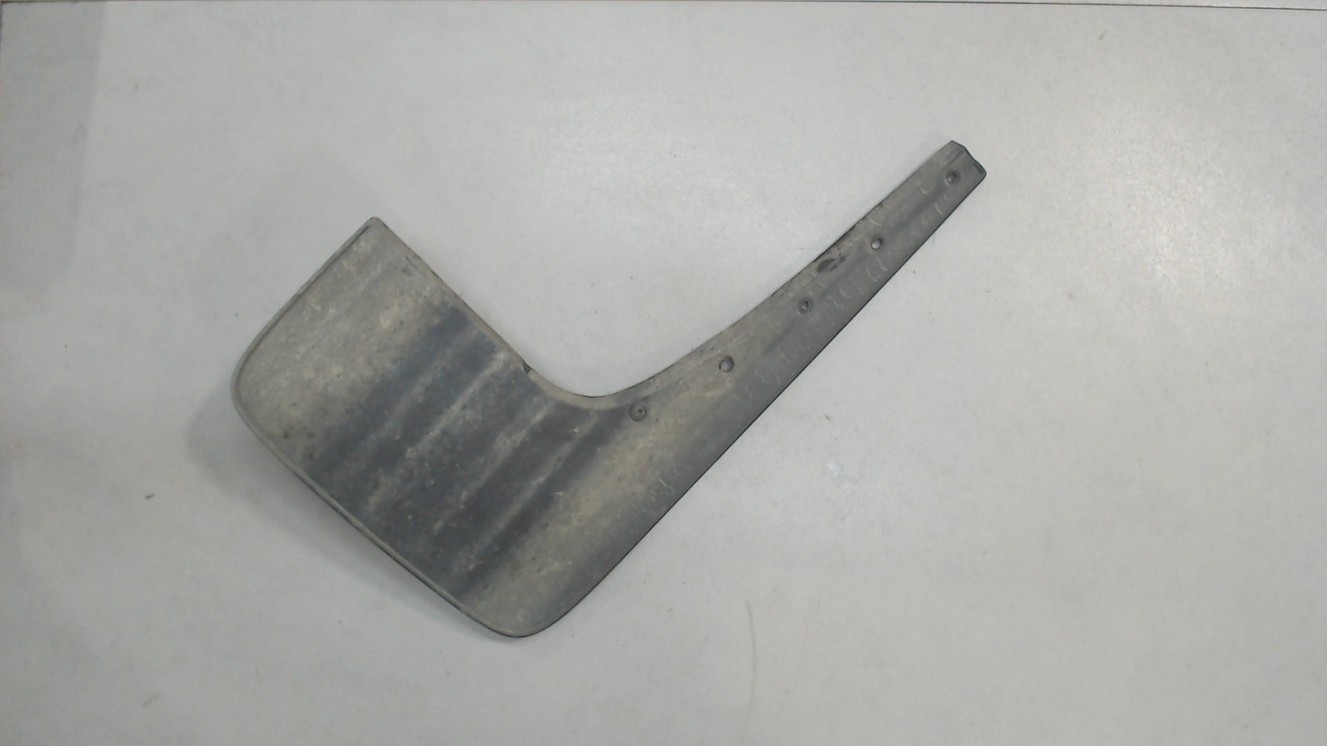 Брызговик задний левый