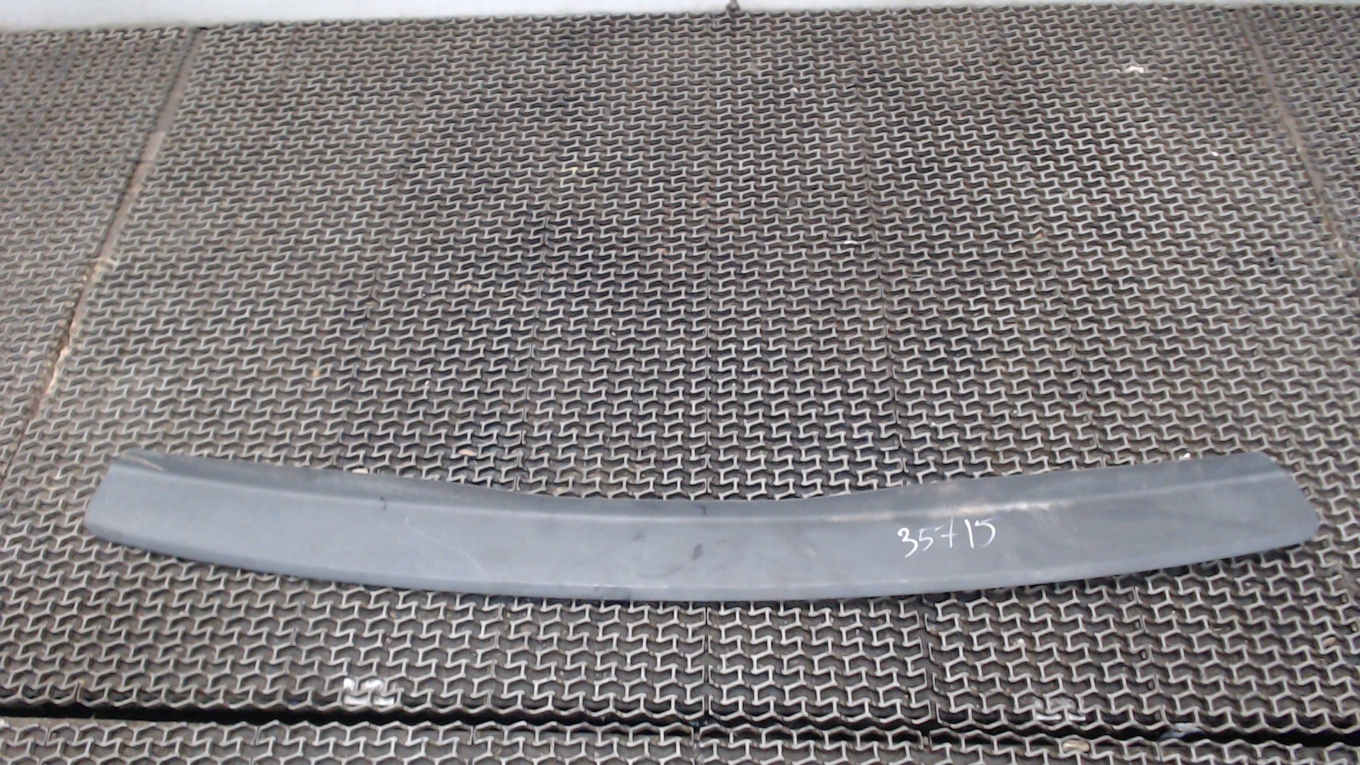 Молдинг заднего бампера