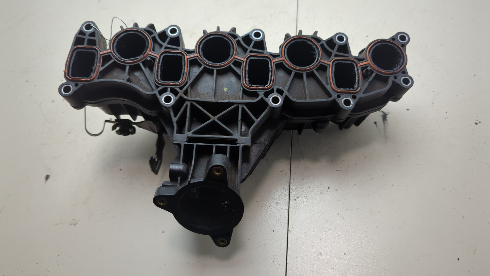 Коллектор впускной