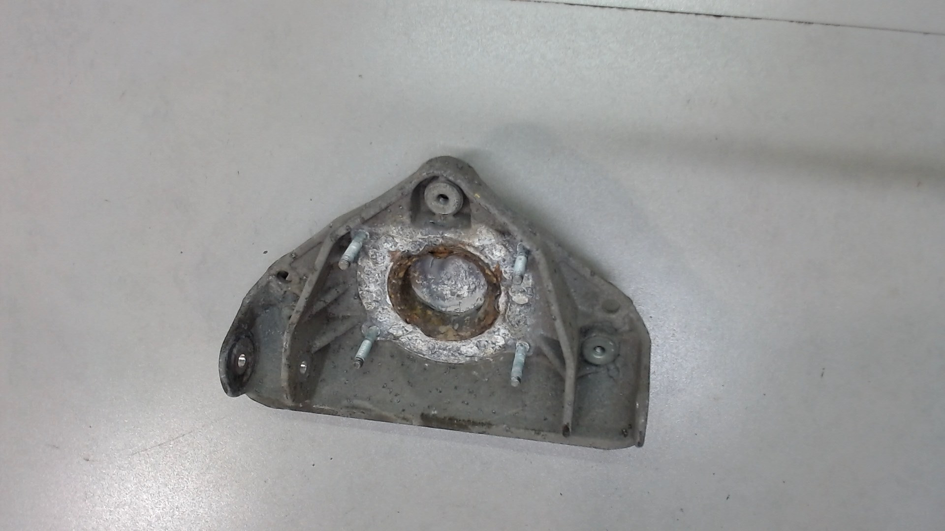 Опора переднего амортизатора верхняя