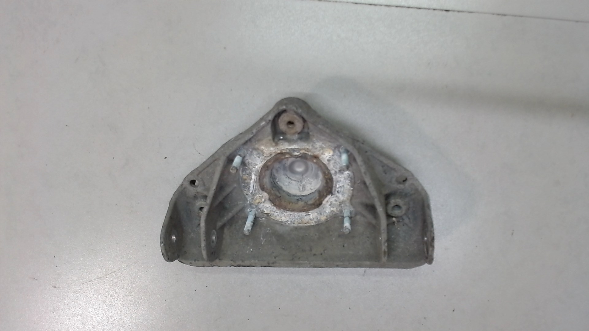 Опора переднего амортизатора верхняя