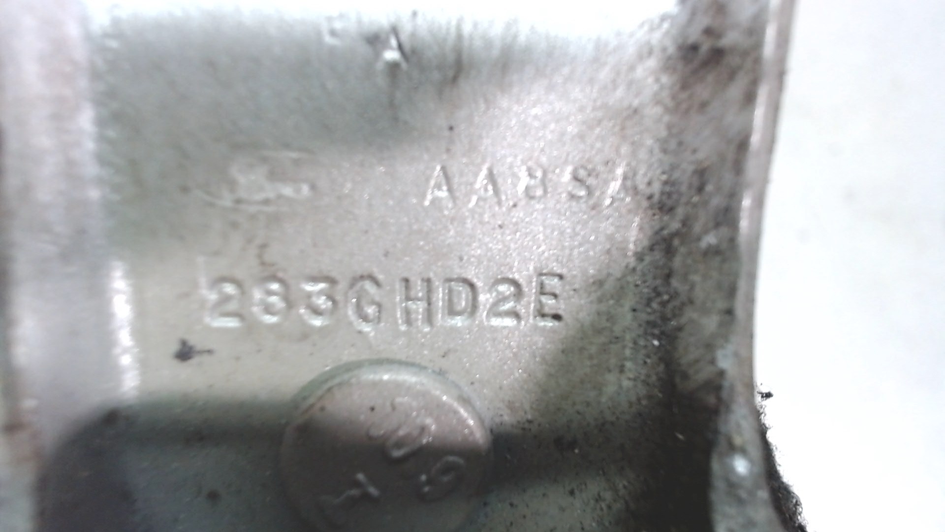 Петля двери