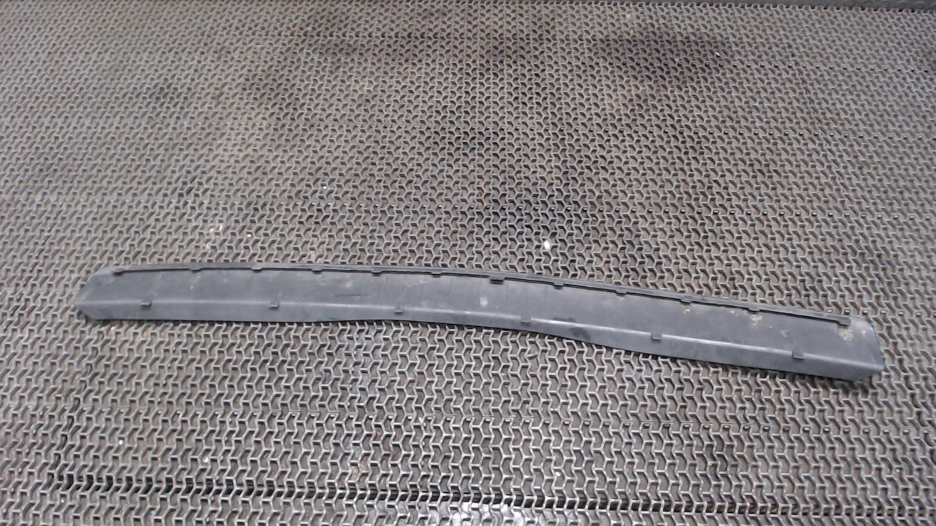 Молдинг заднего бампера