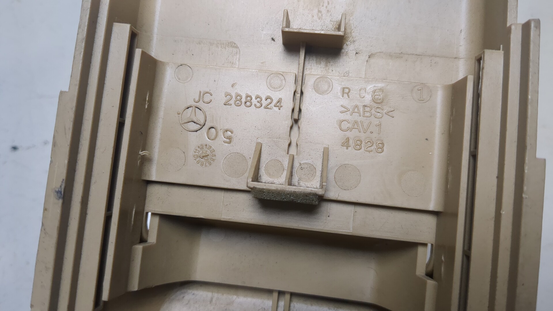 Обшивка стойки