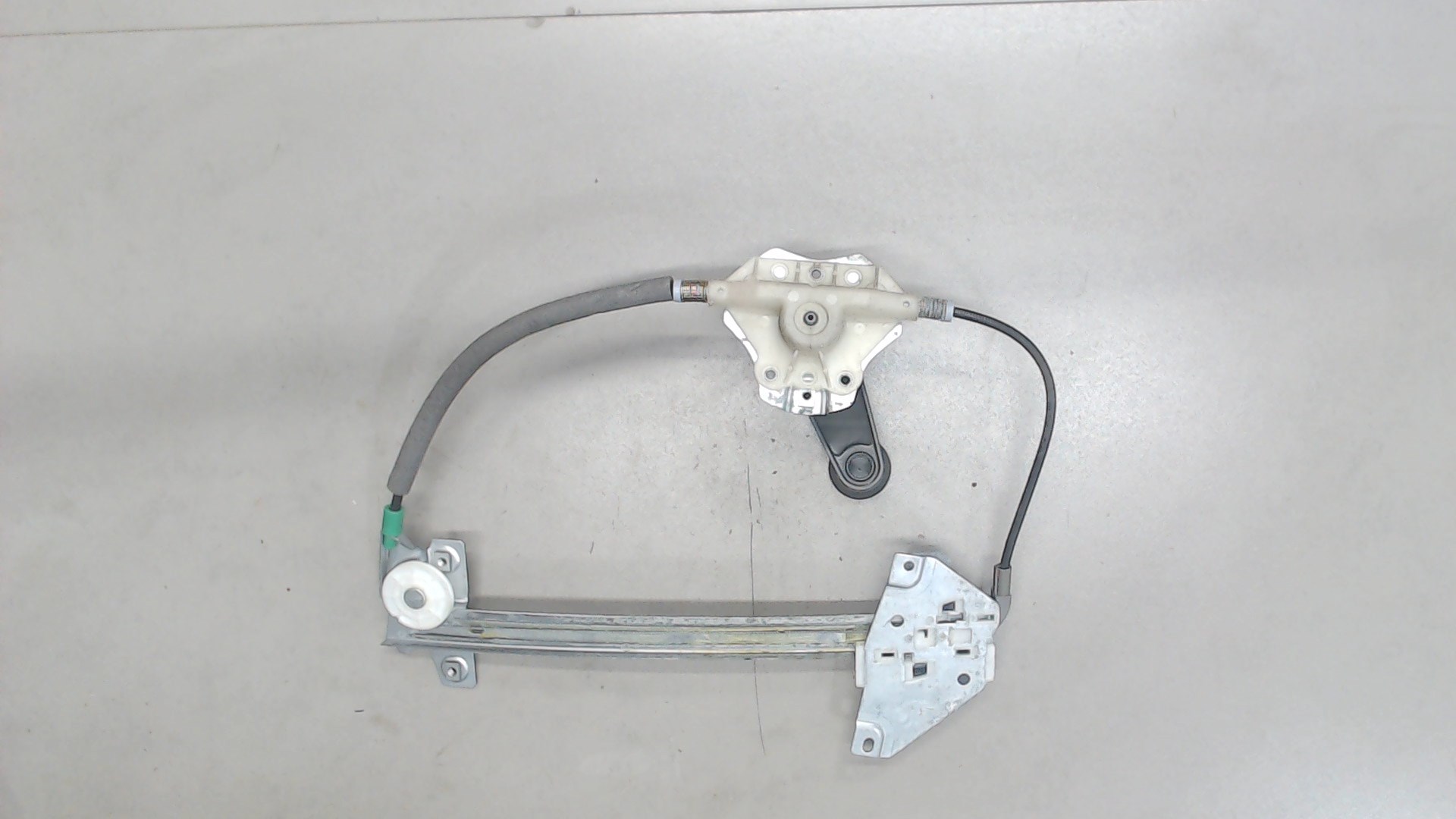 Стеклоподъемник механ. задний правый