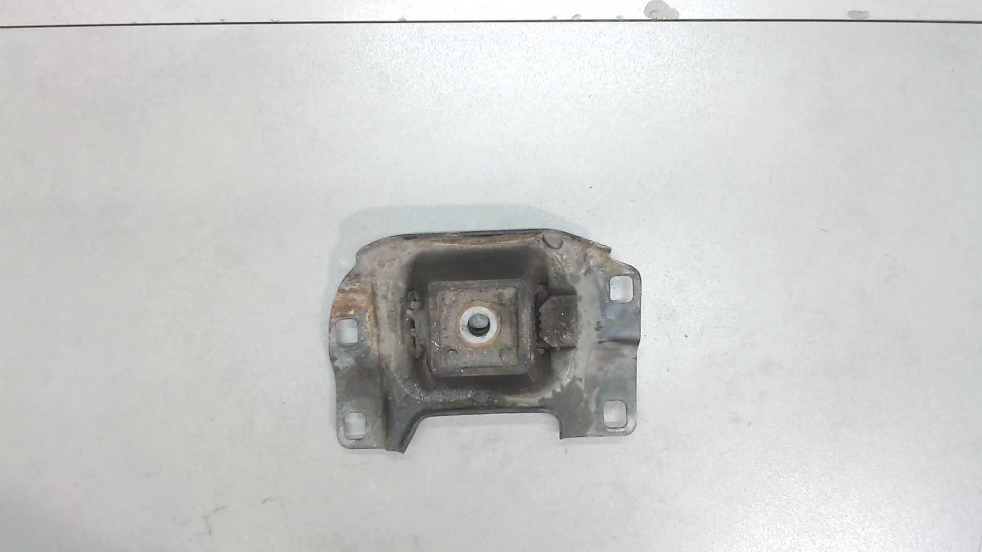 Опора КПП левая