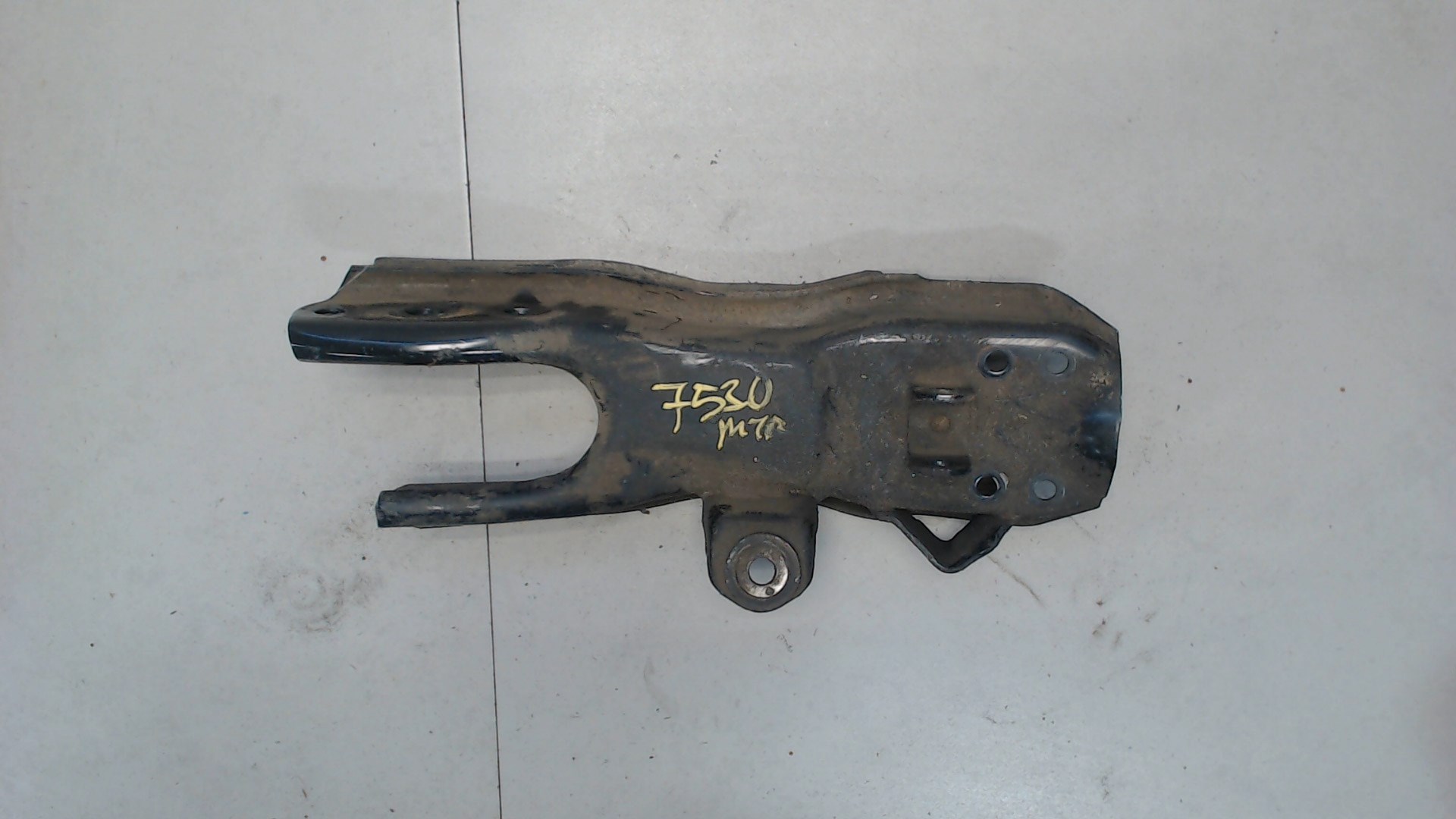 Рычаг передний