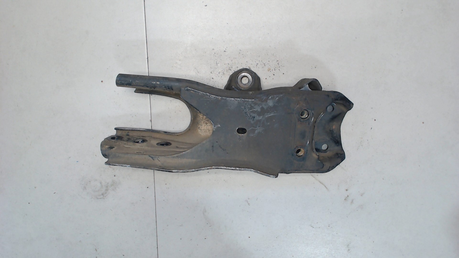 Рычаг передний